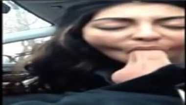 380px x 214px - Desi College Girl Fingering N Sucking In Car free porn